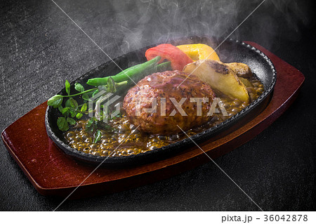 ハンバーグステーキ Delicious hamburger steak ハンバーグステーキ Delicious hamburger steak 36042878