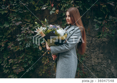 girl with a bouquet 36047548