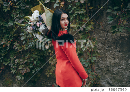 girl with a bouquet 36047549