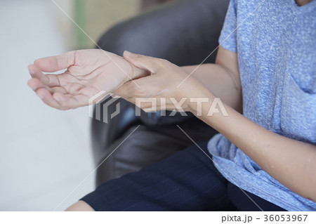 arthritis old person and Elderly woman female  36053967