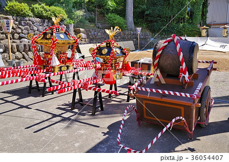 祭りの太鼓と御輿 祭りの太鼓と御輿 36054407