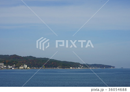 氷見漁港から唐島と富山湾と立山連峰 36054688