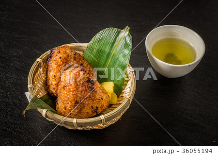焼きおにぎり　rice balls Japanese food 36055194