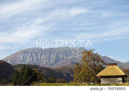 御机から見た秋の大山南壁 御机から見た秋の大山南壁 36058063