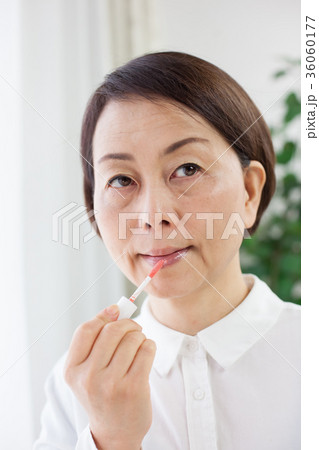 女性 化粧直し 女性 化粧直し 36060177