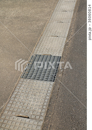 グレーチングと側溝蓋 36060814