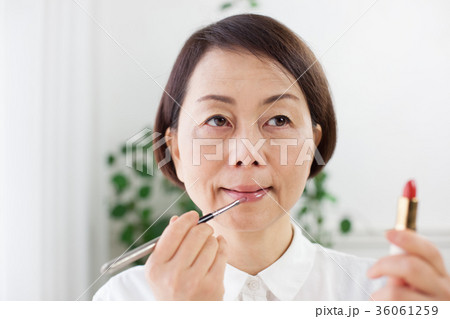 女性 化粧直し 女性 化粧直し 36061259