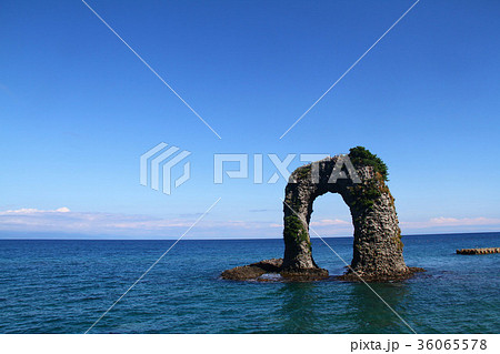 奥尻島 なべつる岩 36065578