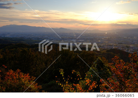奈良盆地の夕景(奈良市白毫寺町) 奈良盆地の夕景(奈良市白毫寺町) 36066065