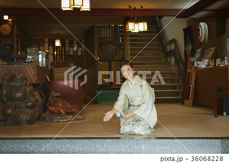 旅館の女将 旅館の女将 36068228