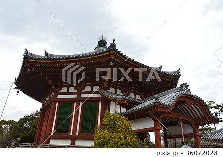 興福寺の「南円堂」（奈良県奈良市登大路町） 36072028