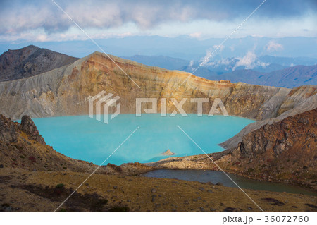 【群馬県】白根山　湯釜 36072760