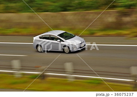 高速道路を走る車 流し撮り 高速道路を走る車 流し撮り 36075237