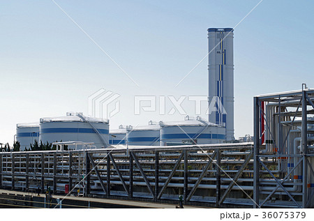 製油所のパイプライン 製油所のパイプライン 36075379
