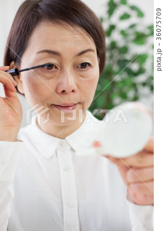 女性 化粧直し 女性 化粧直し 36075709