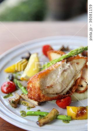 fried chicken cheese on mash potato 36081159