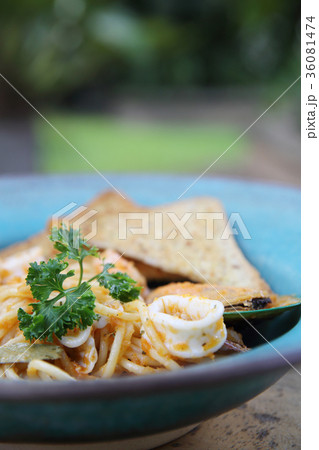 Spaghetti seafood with bread Spaghetti seafood with bread 36081474
