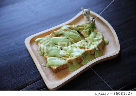 Thai sweet food green steamed custard on toast Thai sweet food green steamed custard on toast 36081527