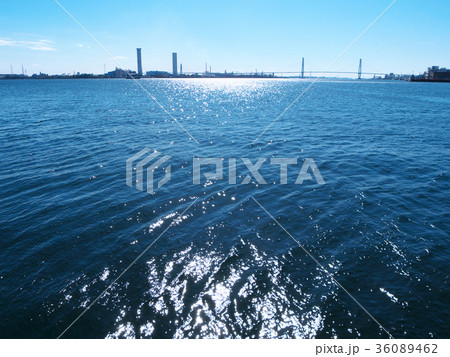 愛知県　名古屋港　名港トリトン（名港中央大橋） 36089462