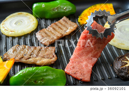 焼き肉 36092101