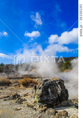 雲仙地獄と紅葉　清七地獄　長崎 36100295