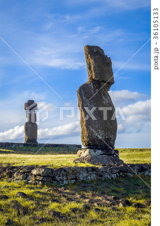 Moais statues, ahu vai ure, easter island Moais statues, ahu vai ure, easter island 36105133