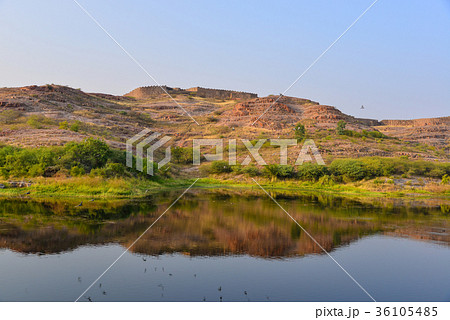 Lake scenery at sunny day in Jodhpur, India 36105485