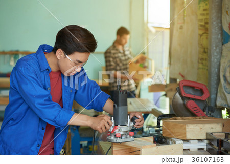 Polishing wood 36107163