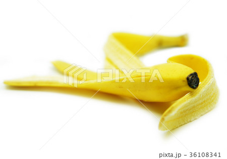 Peeled yellow banana skin 36108341