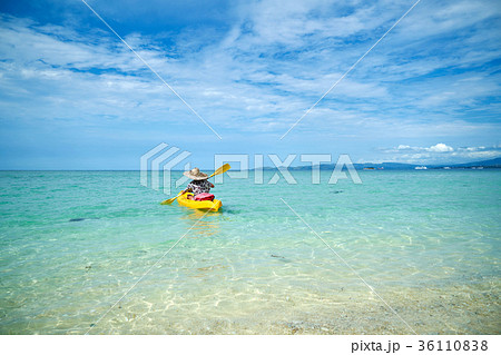 カヤック ビーチ 海 36110838