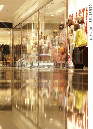 ディスプレイ マネキン 店 36113939