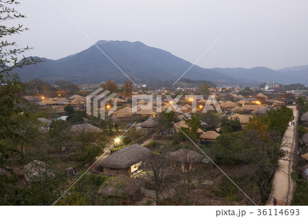 山 住宅 風景 36114693