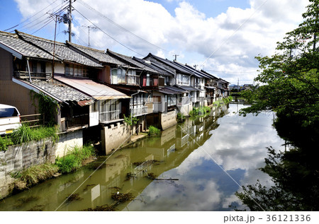 木綿街道に接する「雲州平田船川」 36121336