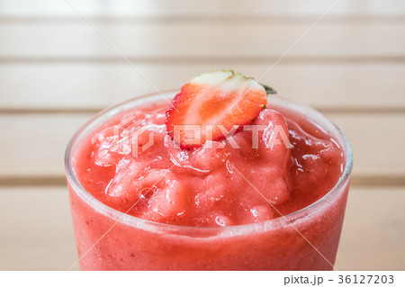 Close up strawberry smoothie with fresh strawberry 36127203