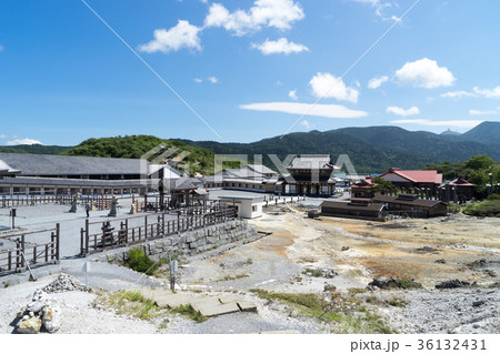 恐山霊場にある山門と境内のイメージ 恐山霊場にある山門と境内のイメージ 36132431