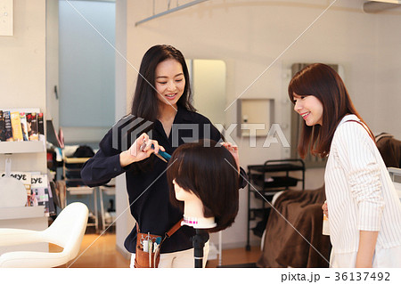 美容院　練習 36137492