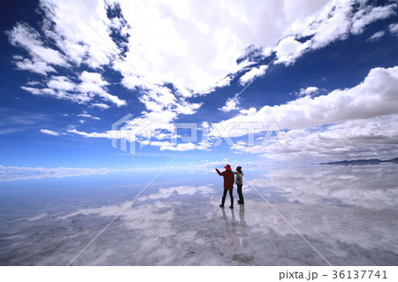 ウユニ塩湖 36137741