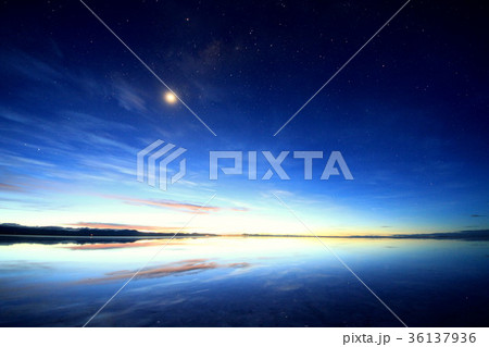 ウユニ塩湖の星空 36137936