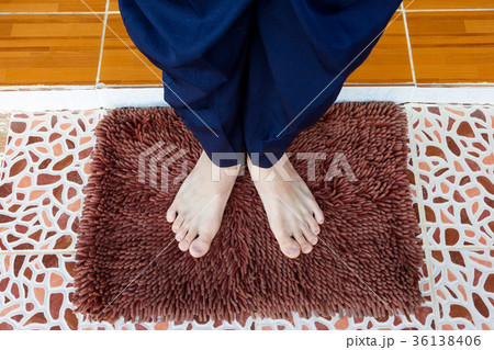Maroon Doormat with Foot 36138406