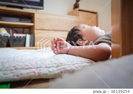 1 year old 1 year old 36139354