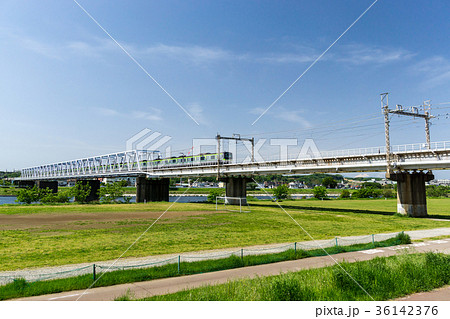 多摩川 河川敷 鉄道橋 京王線 電車 東京都 調布市 多摩川 河川敷 鉄道橋 京王線 電車 東京都 調布市 36142376