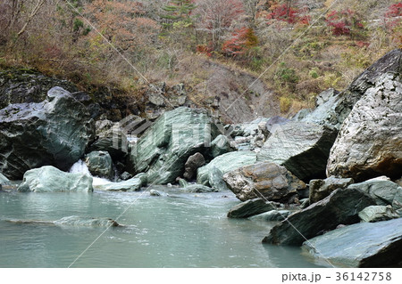 三波石峡の紅葉 三波石峡の紅葉 36142758