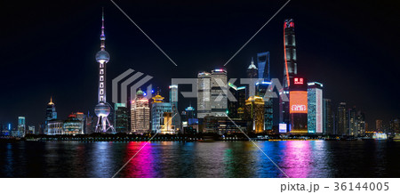 中国・上海の夜景 36144005