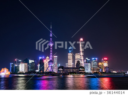 中国・上海の夜景 36144014