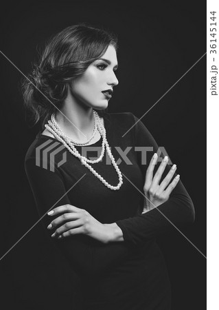 beautiful girl with pearl necklace 36145144