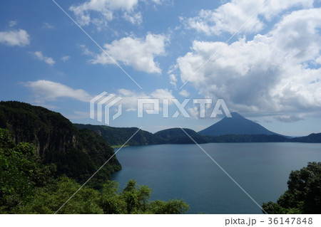 開聞岳と池田湖 自然 風景 旅 旅行 指宿 南九州 雲 開聞岳と池田湖 自然 風景 旅 旅行 指宿 南九州 雲 36147848