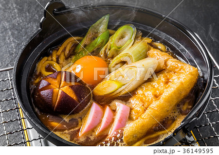 味噌煮込みうどん　Miso stew noodles Japanese food 36149595