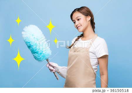 フェザーダスターを持つ女性 フェザーダスターを持つ女性 36150518