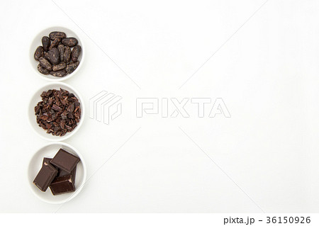 カカオ豆とカカオニブとチョコレート:cacao beans & nibs, chocolate カカオ豆とカカオニブとチョコレート:cacao beans & nibs, chocolate 36150926