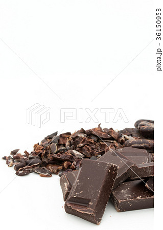 カカオ豆とカカオニブとチョコレート:cacao beans & nibs, chocolate カカオ豆とカカオニブとチョコレート:cacao beans & nibs, chocolate 36150953